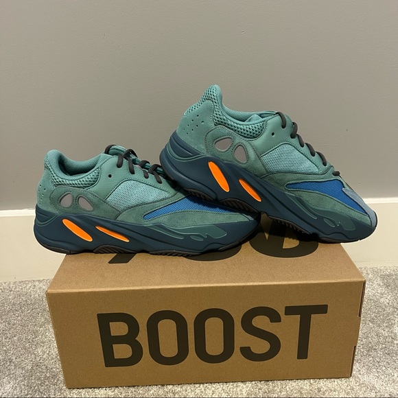 Adidas Yeezy Boost Sneakers - Picture 2 of 4